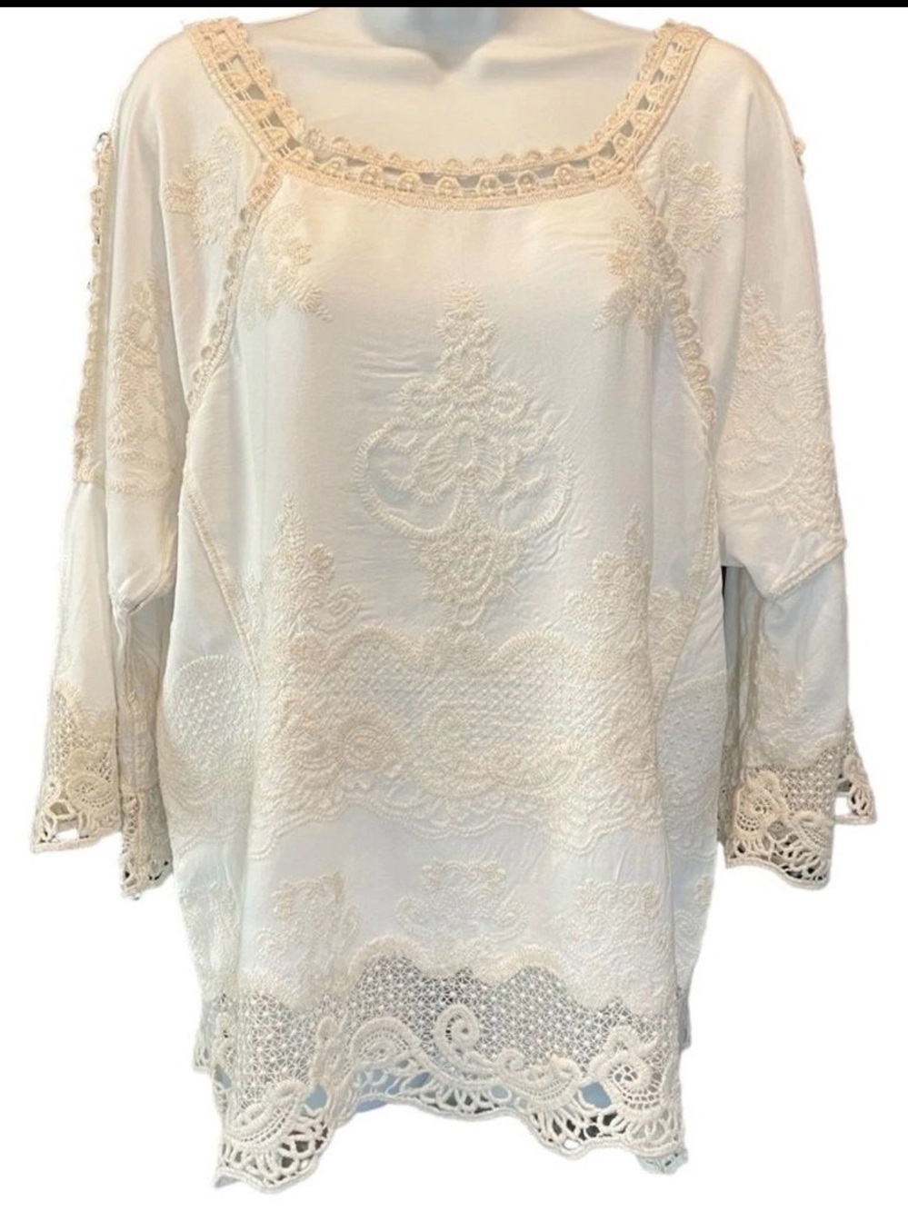 NWT Spiaggia DolceElegant Cream Embroidered Women’s Top Small fits M